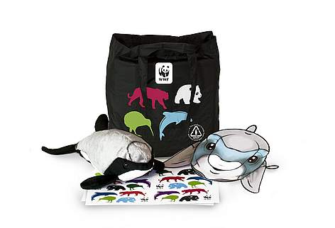 Adoption packs include a 15cm adorable plush dolphin toy, an adoption certificate, a fun make your ... / ©: WWF / ©: WWF